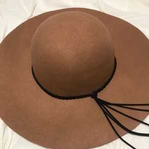 Tan wide brim hat